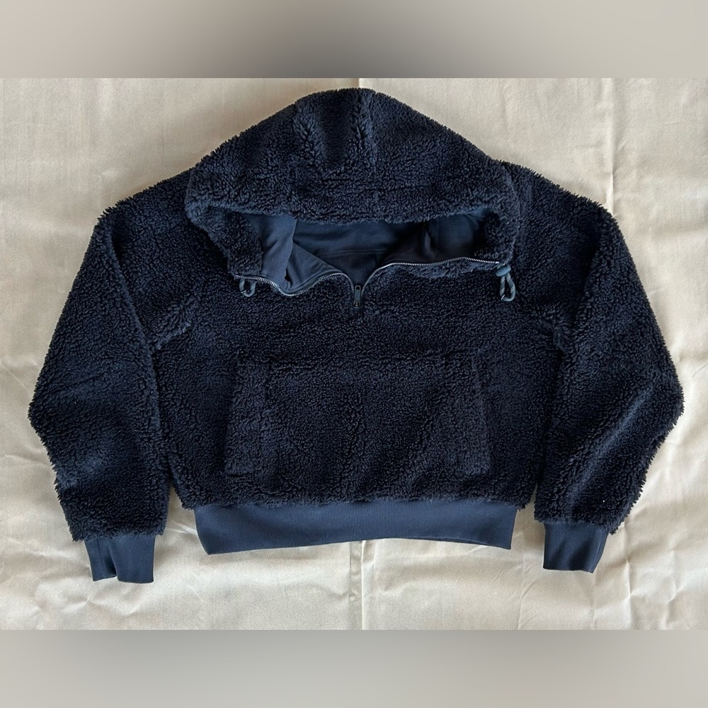 Like New Lululemon Textured Fleece 1/2 Zip - Size 8 - Black